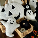 CF-3397 - Sherpa Ghost w/ Tail Pillow