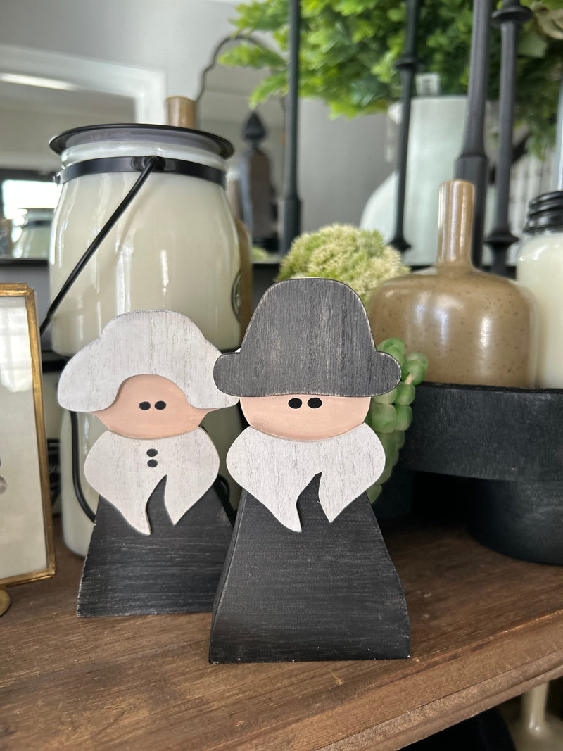 CA-5021 - Pilgrim Pair, Set of 2