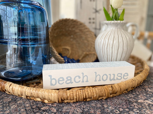 PS-7877 - Beach House Sitter